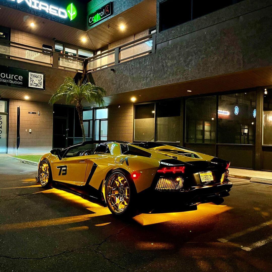 Lamborghini Aventador Spyder Yellow with Underglow ottawa business in canada getunderglow